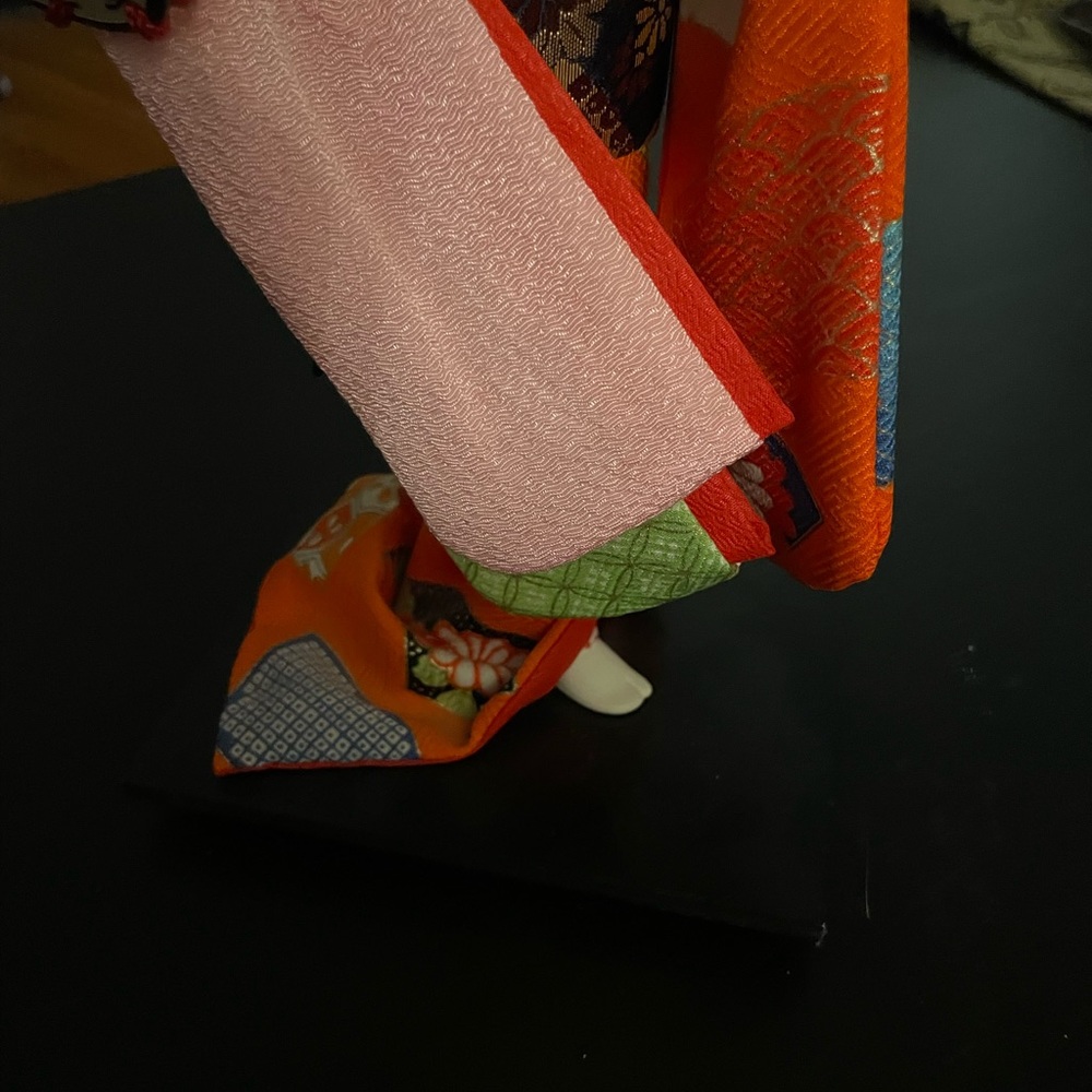 Vintage Geisha Girl in traditional Clothing - Picture 6 of 7